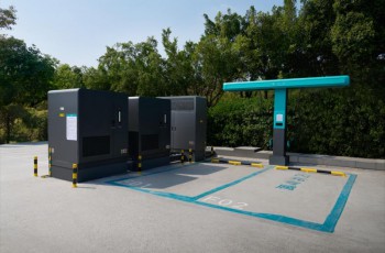 电动化上半场完美收官：比亚迪发布第二代刀片电池及闪充技术